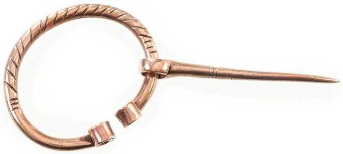 1404632000 – LARP Petite Fibule Vicking Décorée Bronze