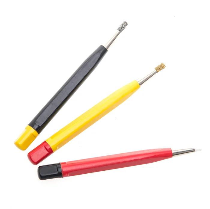 7682 – Ensemble de petites brosses