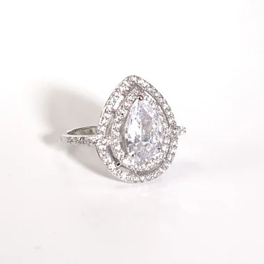Charles Winston, argent sterling, bague à halo en forme de poire en zircon cubique blanc