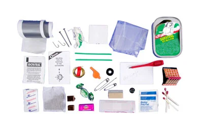 DESK2024RL389850 – Coghlan’s Kit de survie