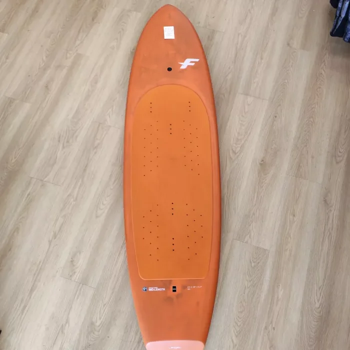 Occasion F-One Rocket Midlength 6’0 (82 litres) – (2025) + housse surfpistols + t-nuts m8