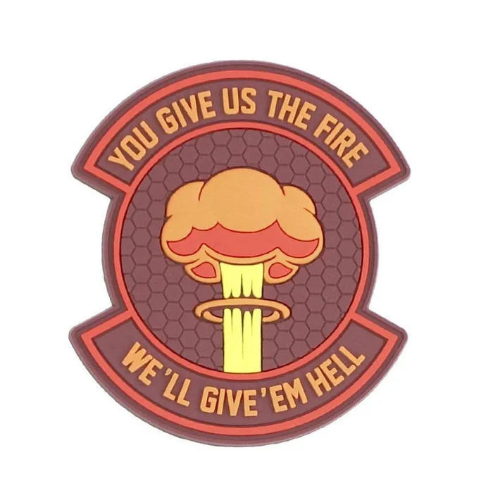 Patch WE GIVE ‘EM HELL Rouge